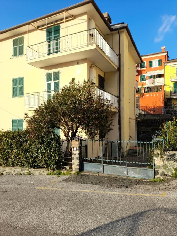 Casa Gina Secondo Piano Con Ascensore E Parcheggio Леванто Екстериор снимка